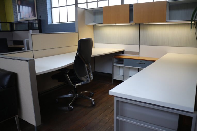 Herman Miller Vivo 8' x 8' Cubicles