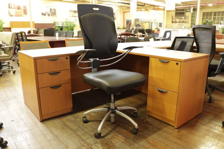 New 'Astro' Leatherette Adjustable Desk Chair