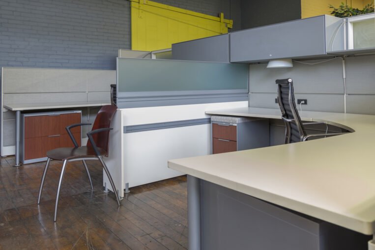 Teknion 6' x 8' Transit Cubicles