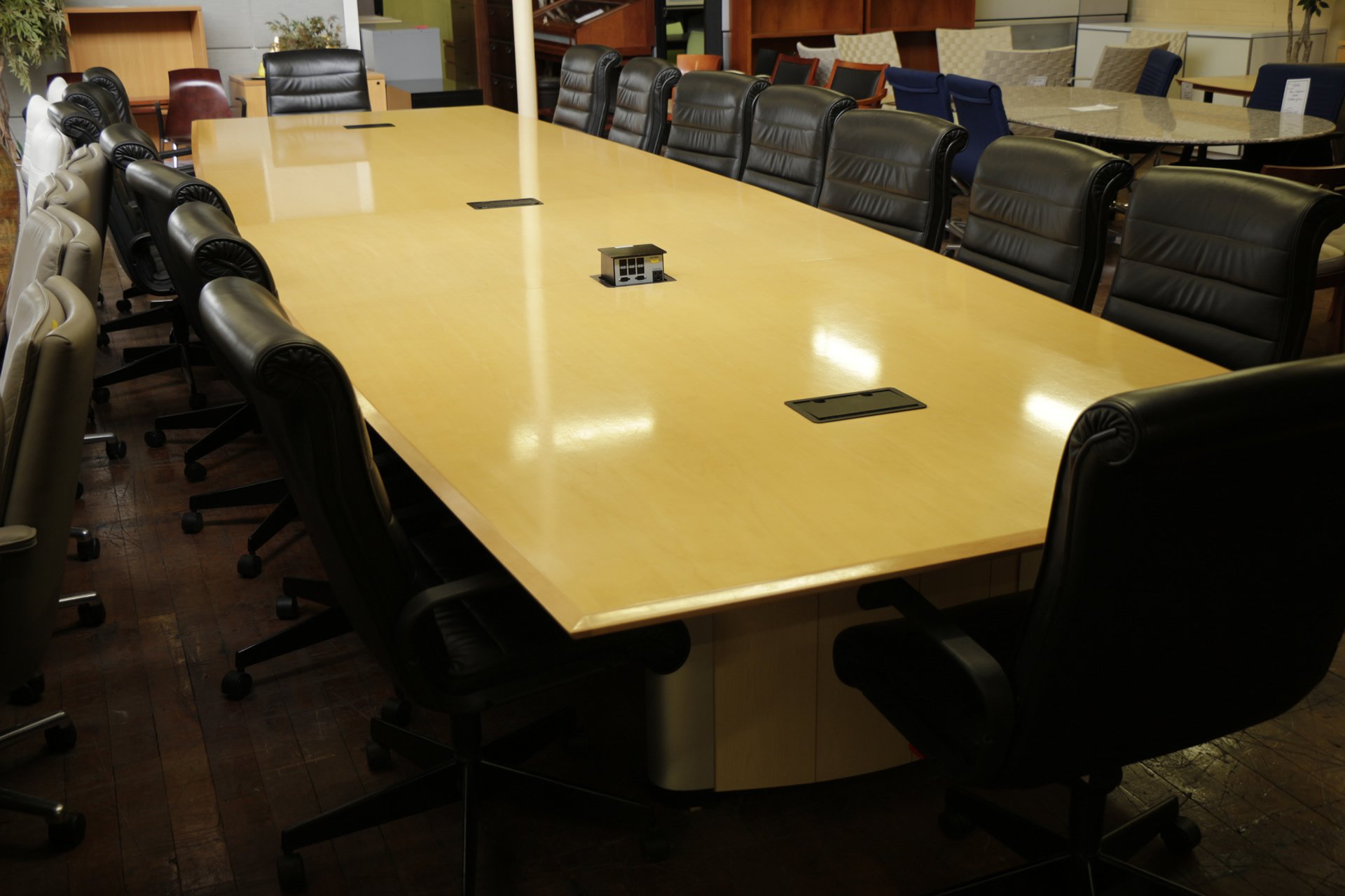 Nienkamper Vox 20′ Maple Conference Table with Power & Data Forums