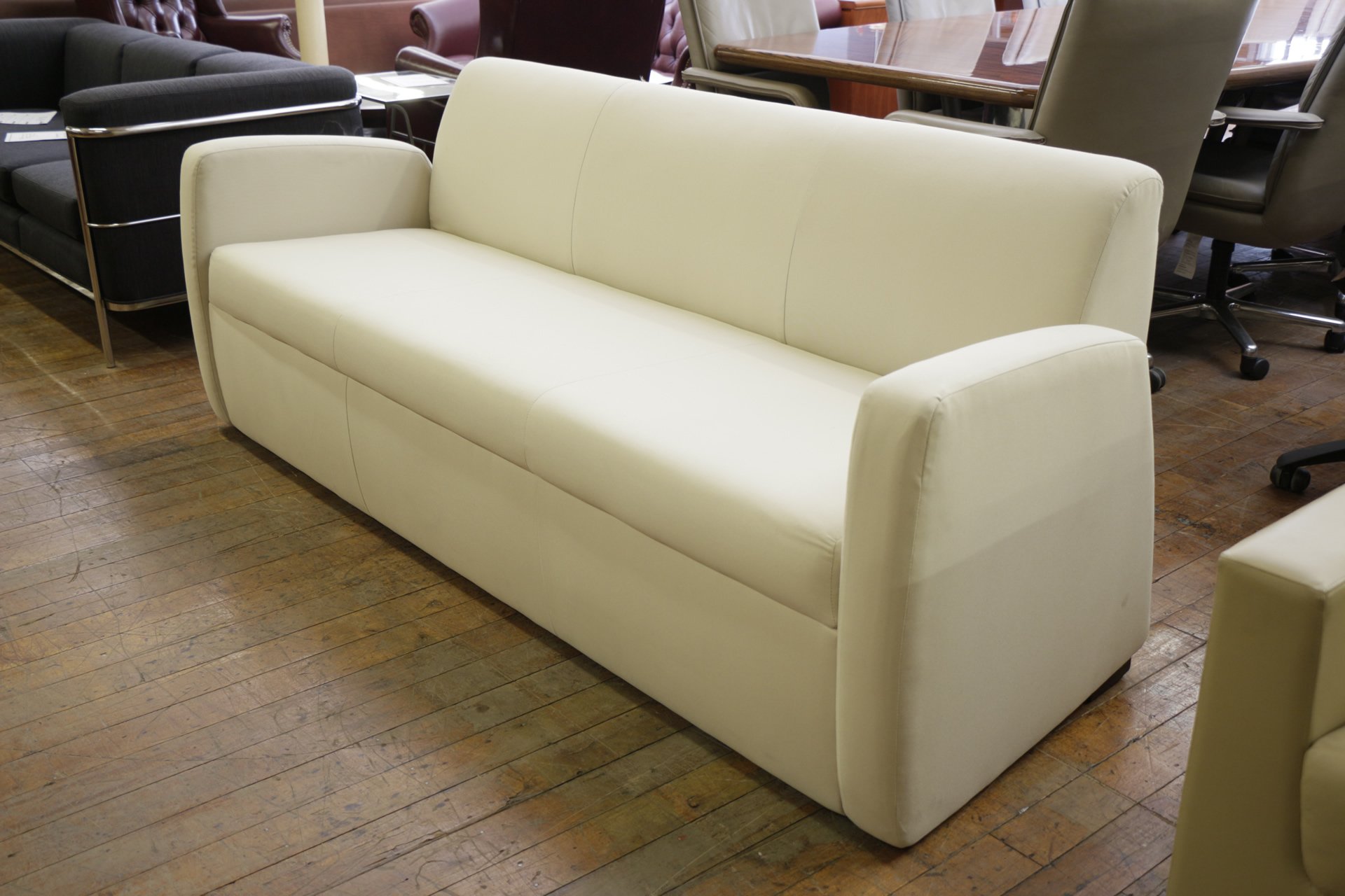 Paoli White Fabric Sofa – CAL133 Compliant