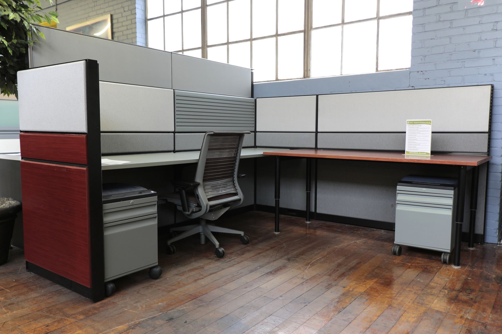 Teknion TOS 8′ x 7.5′ Cubicles with Cherry Panels