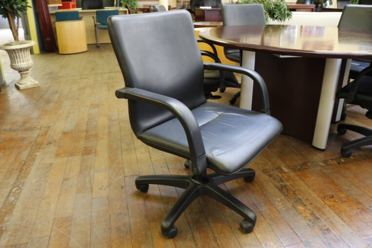 Nienkamper Senator Boardroom Mid-Back Chairs