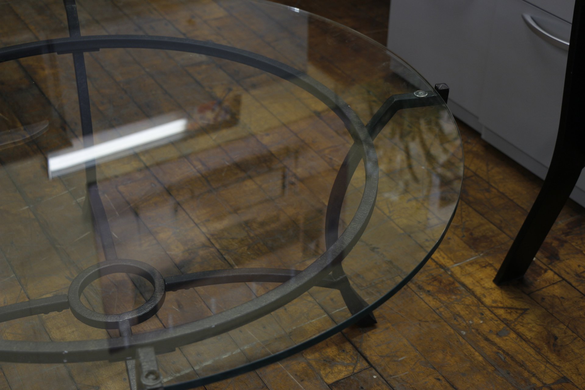 42″ Diameter Glass Top Table