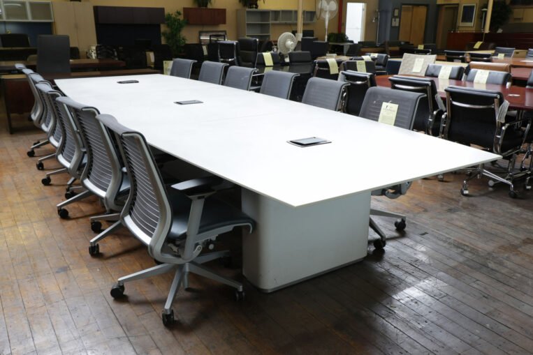 Bernhardt Odeon 15' Conference Table