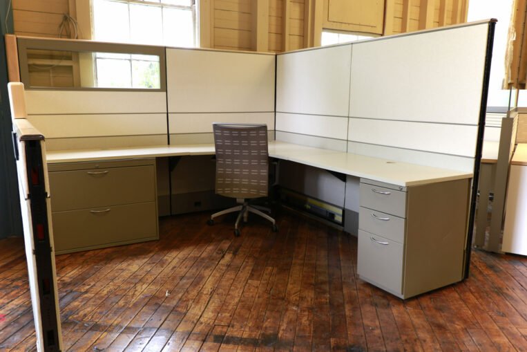 AIS Matrix 8' x 8' Cubicles Beige with Maple Trim