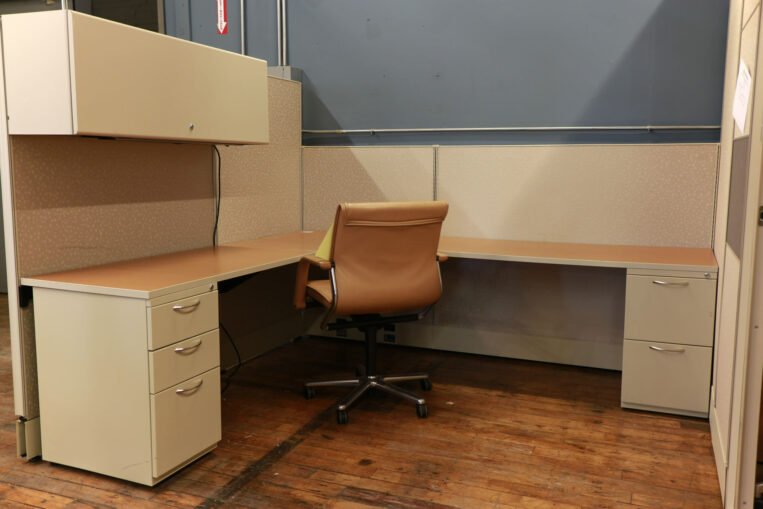 AIS Divi 6' & 7' Workstations