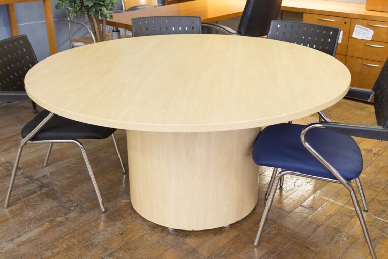 National Hiland 60″ Diameter Honey Maple Round Conference Table
