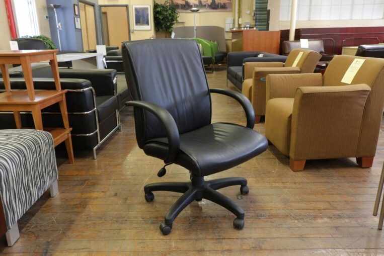 Steelcase 319 Executive Mid-Back Black Leather Task Chair