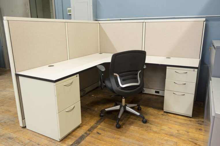 AIS 6' x 6' Cubicles