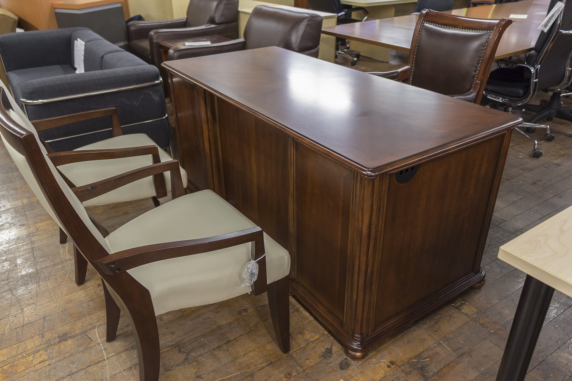 Dmi Traditional Veneer Executive Desks Peartree Office Furniture