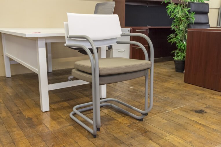 Knoll Moment Stacking Guest Chairs