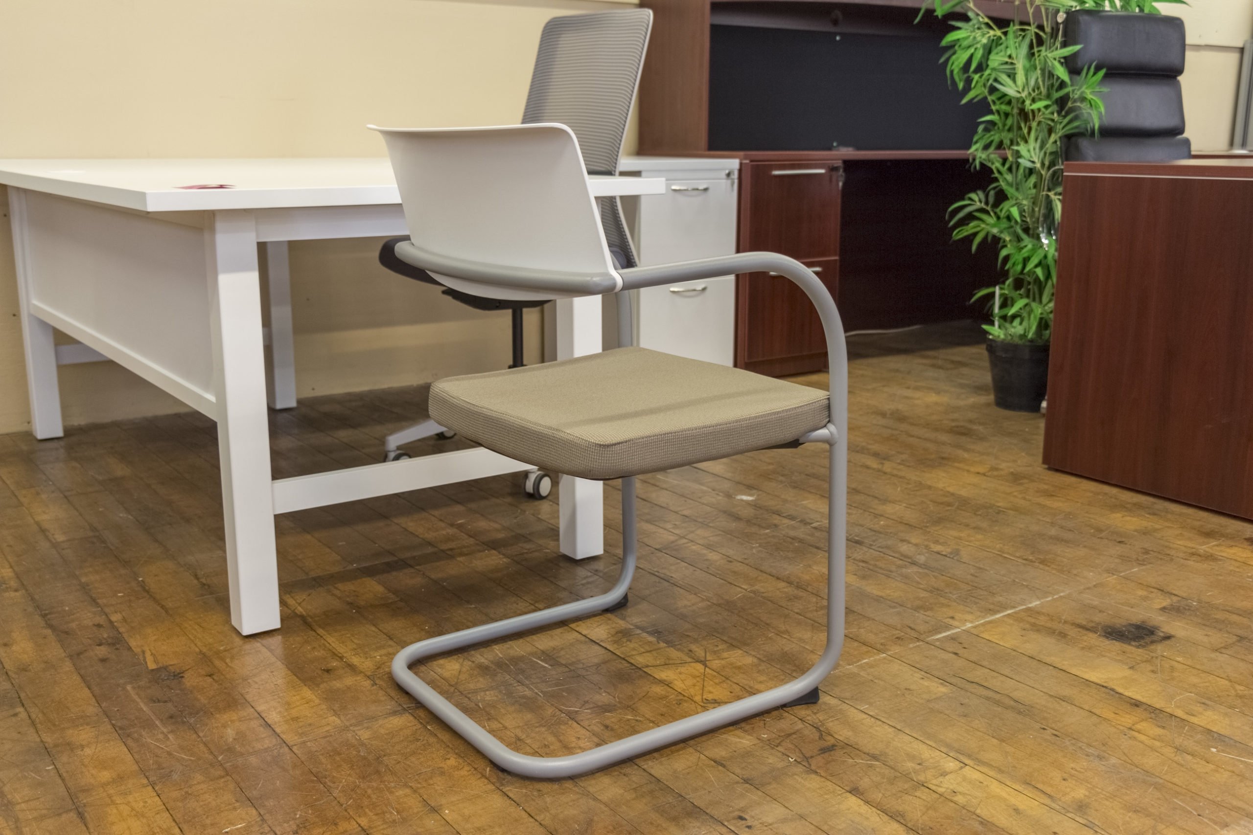 Knoll Moment Stacking Guest Chairs • Peartree Office Furniture