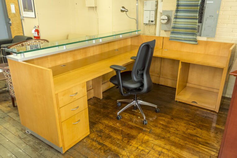 Arnold Prismo Como Custom Reception Desk