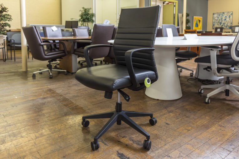 Compel Maxim LT Conference Chairs