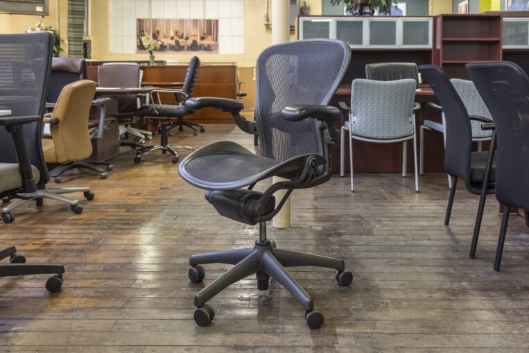 Herman Miller Aeron Single Function Chairs in Size B