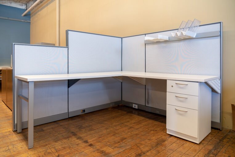 Herman Miller Canvas 6′ x 6.5′ Cubicles