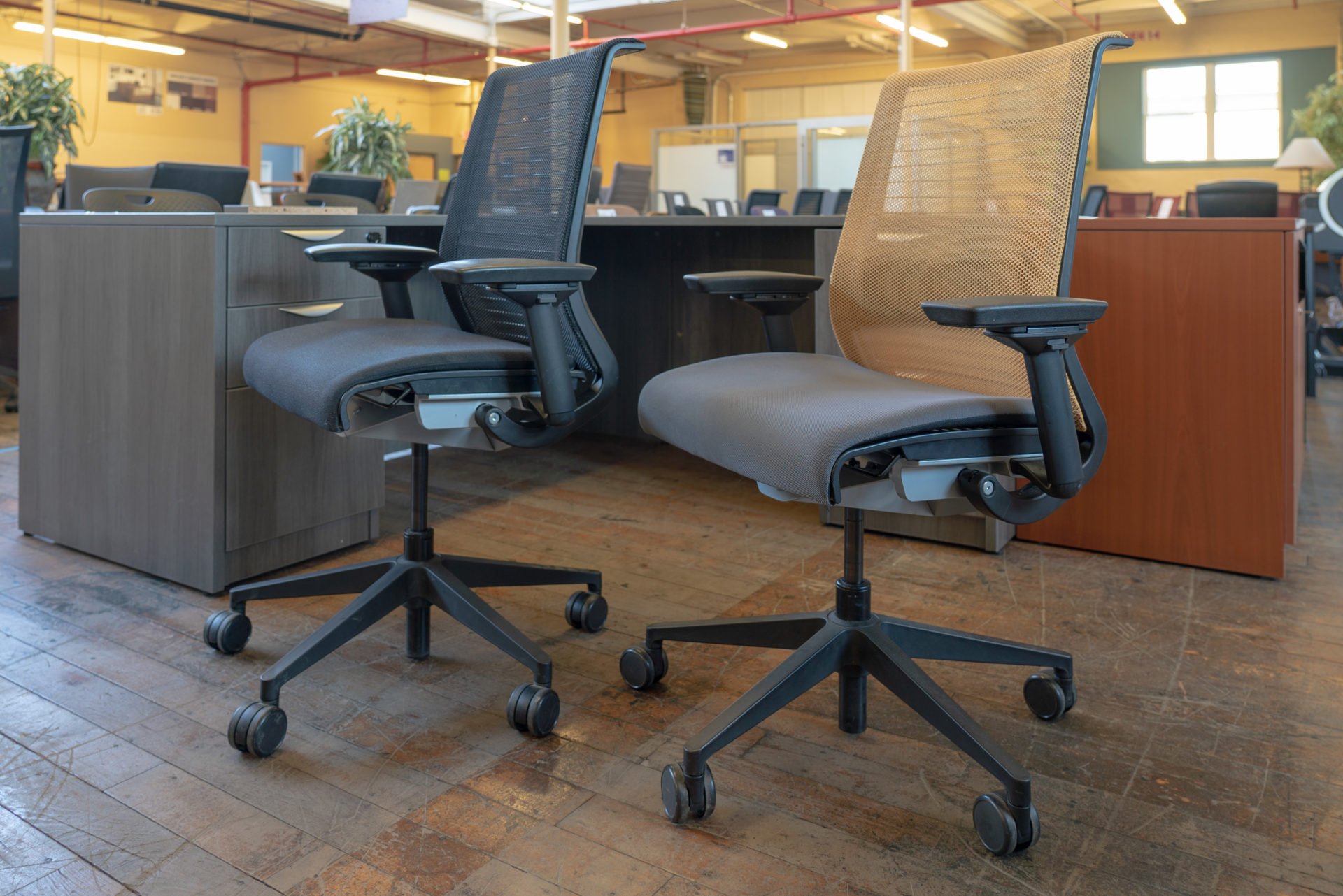 Steelcase Think V1 Chairs 1920x1282 