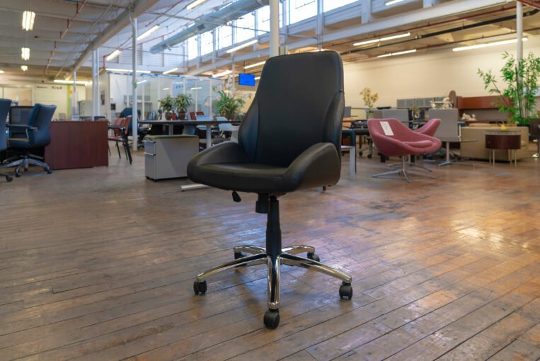 Peartree Office Warren Series Conference Tilter Chairs