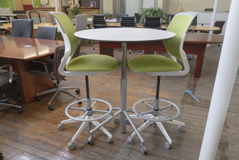 36" Pneumatic Height Adjustable Mobile Round Table