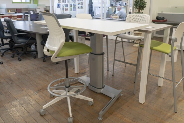 Steelcase Airtouch Pneumatic Height Adkj