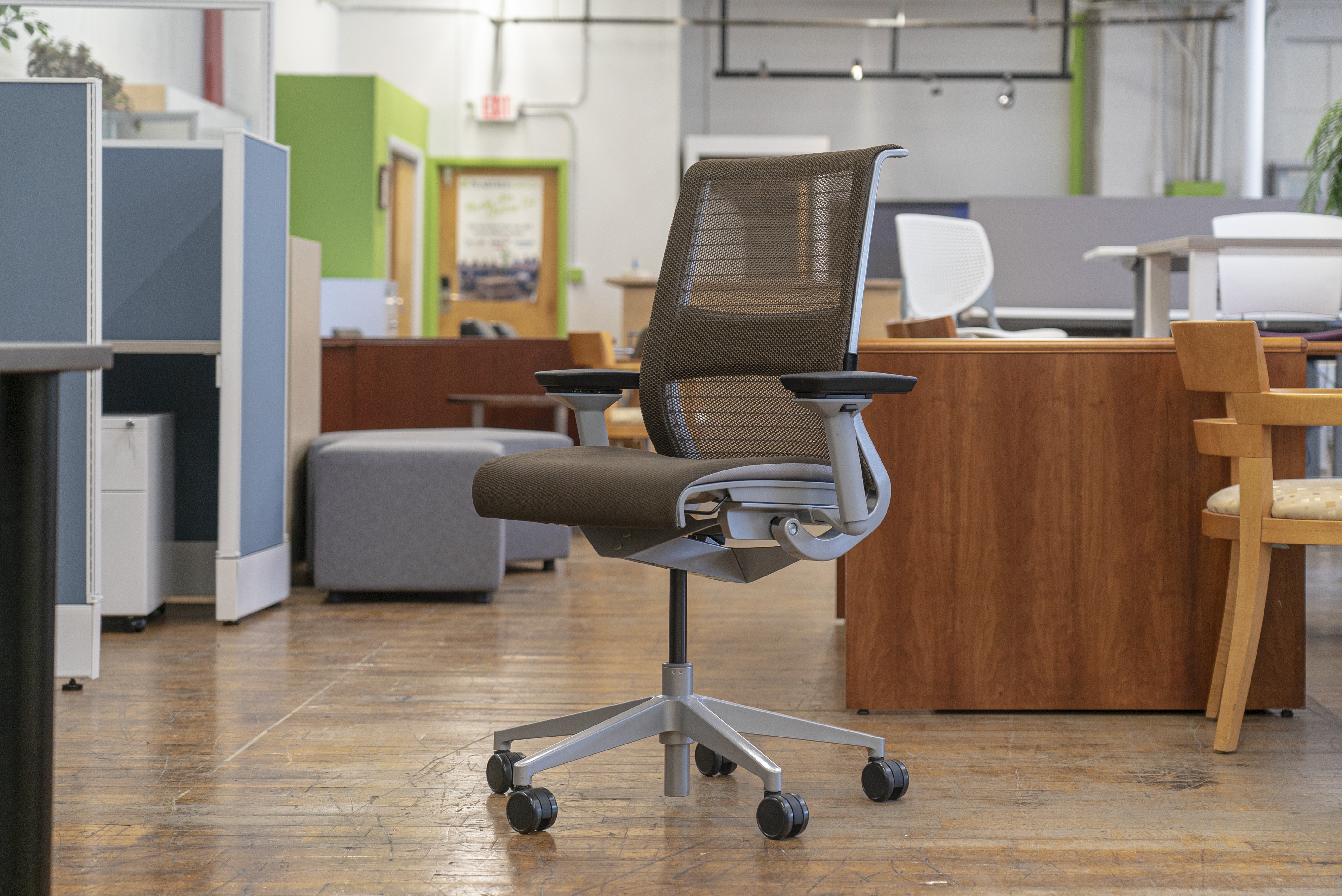steelcase-think-v1-mesh-back-task-chairs