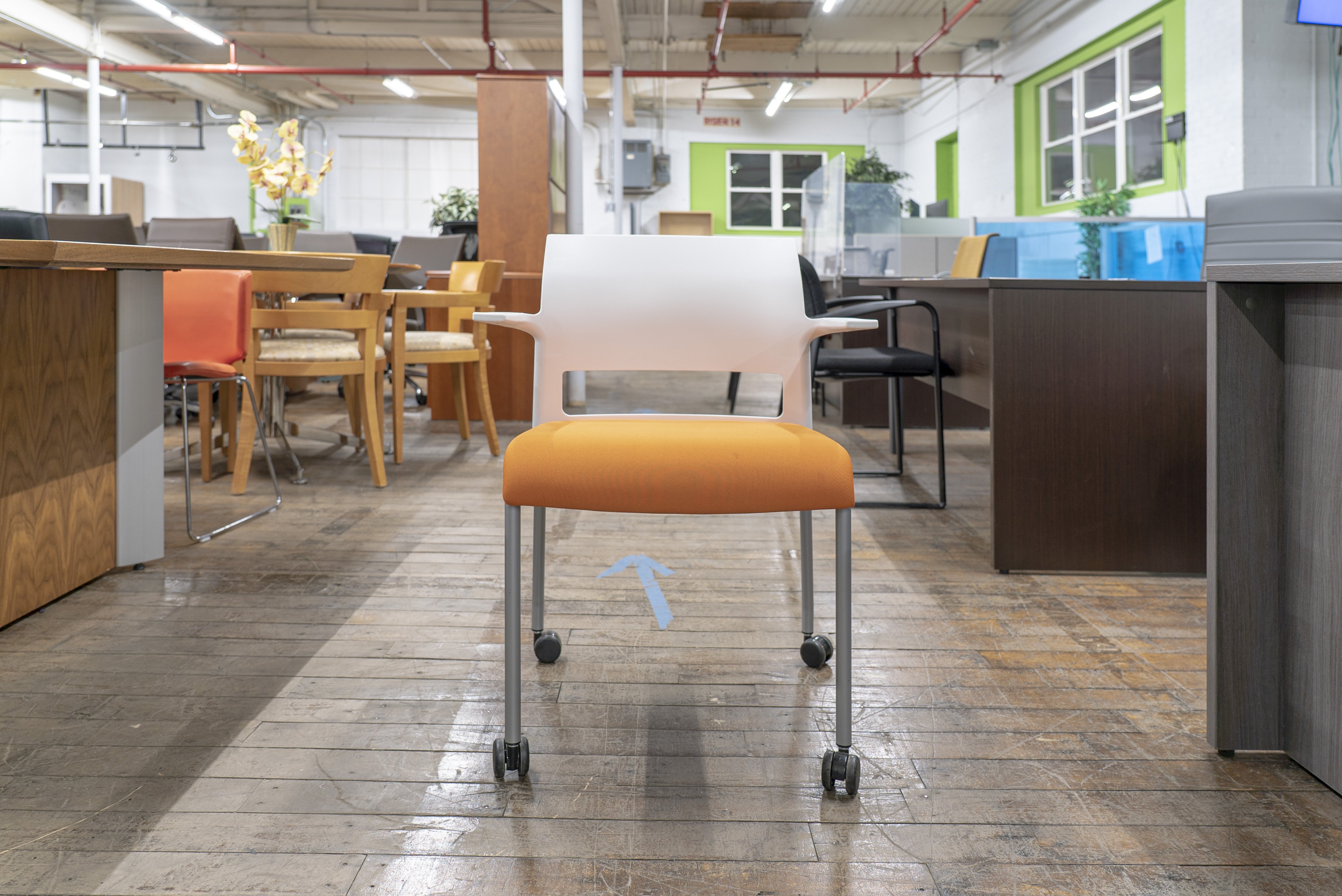 steelcase-move-mobile-stack-chairs