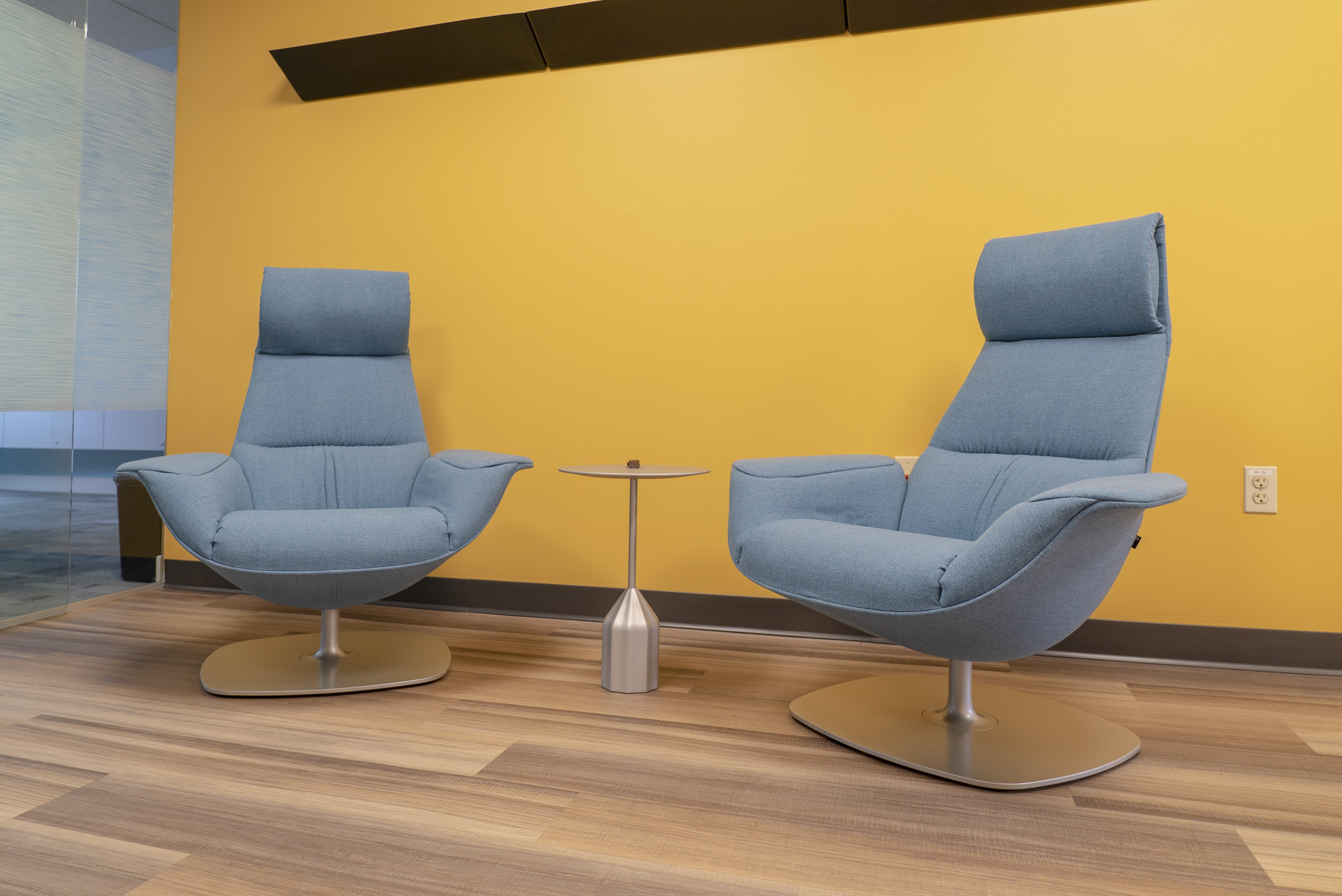 coalesse-massaud-lounge-swivels-chairs