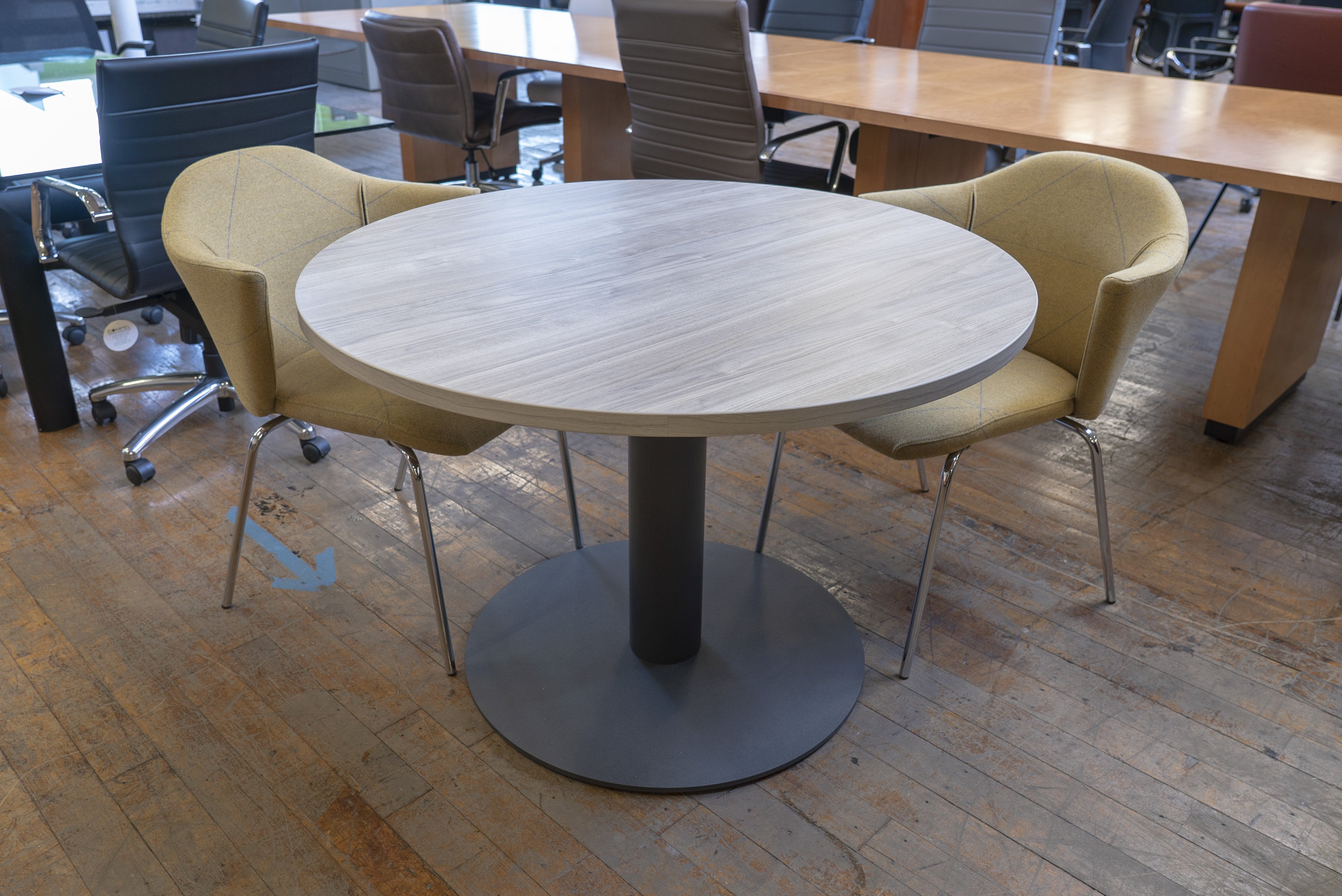steelcase-42-laminate-round-meeting-table
