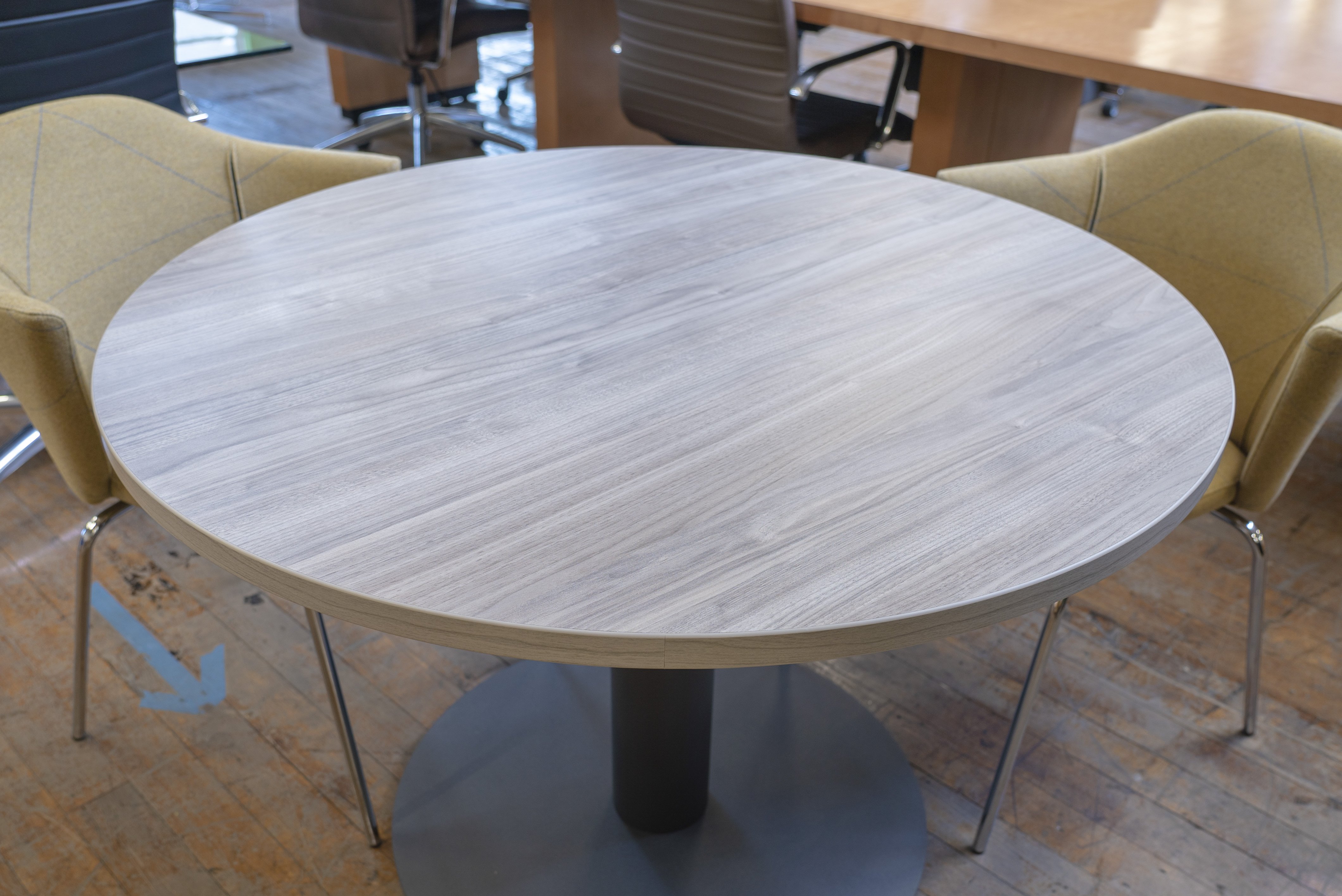 steelcase-42-laminate-round-meeting-table