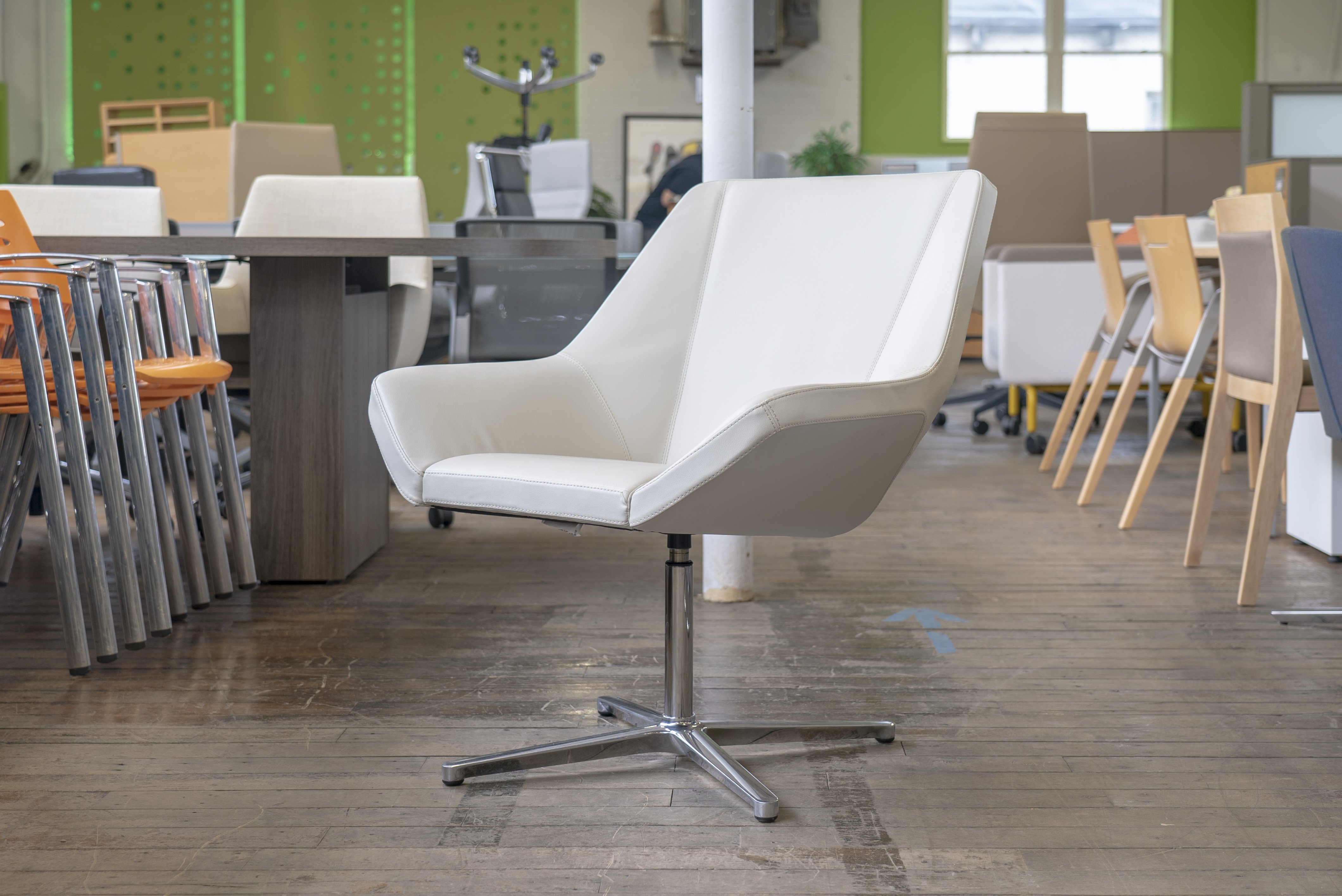 keilhauer-cahoots-leather-swivel-chairs
