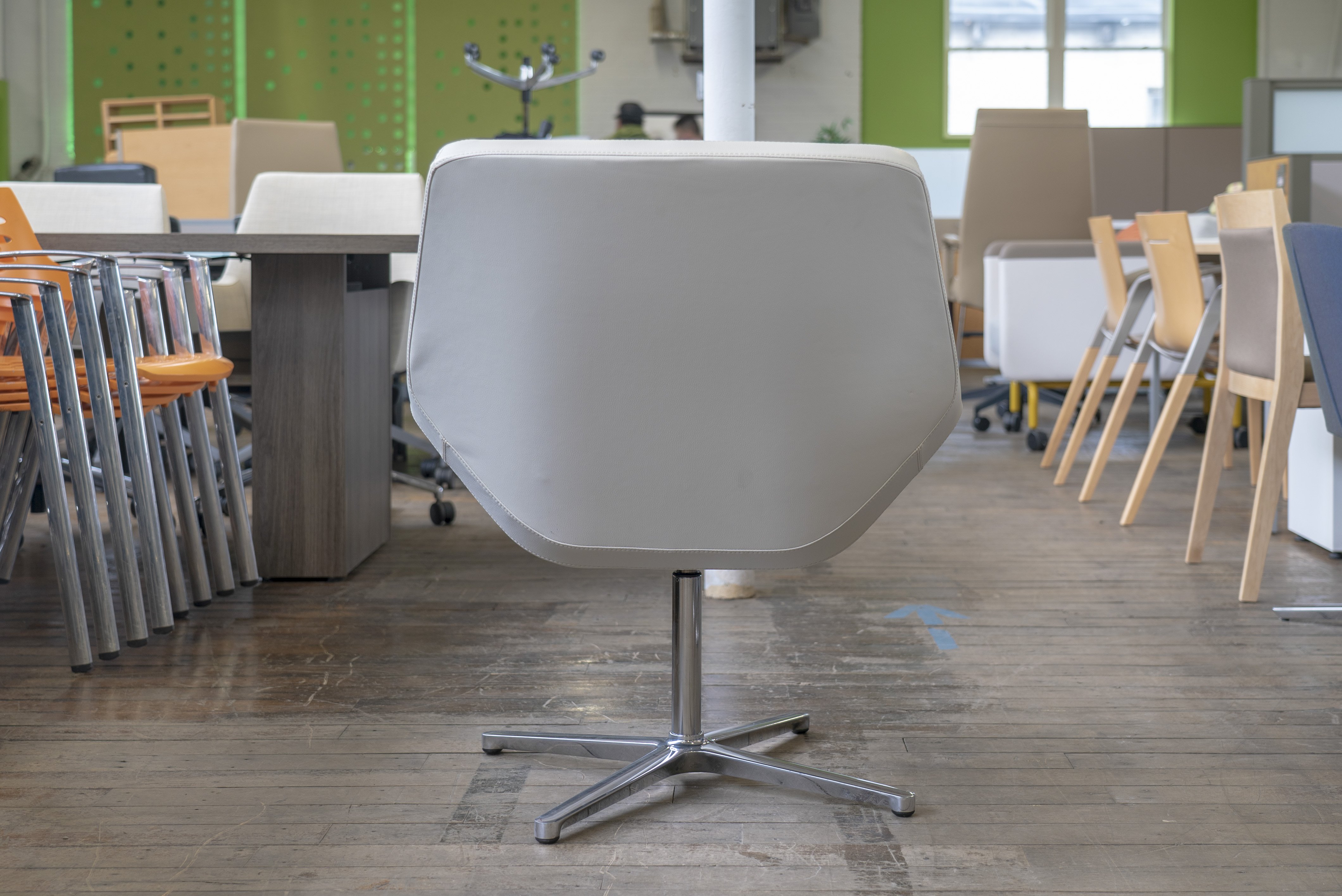 keilhauer-cahoots-leather-swivel-chairs