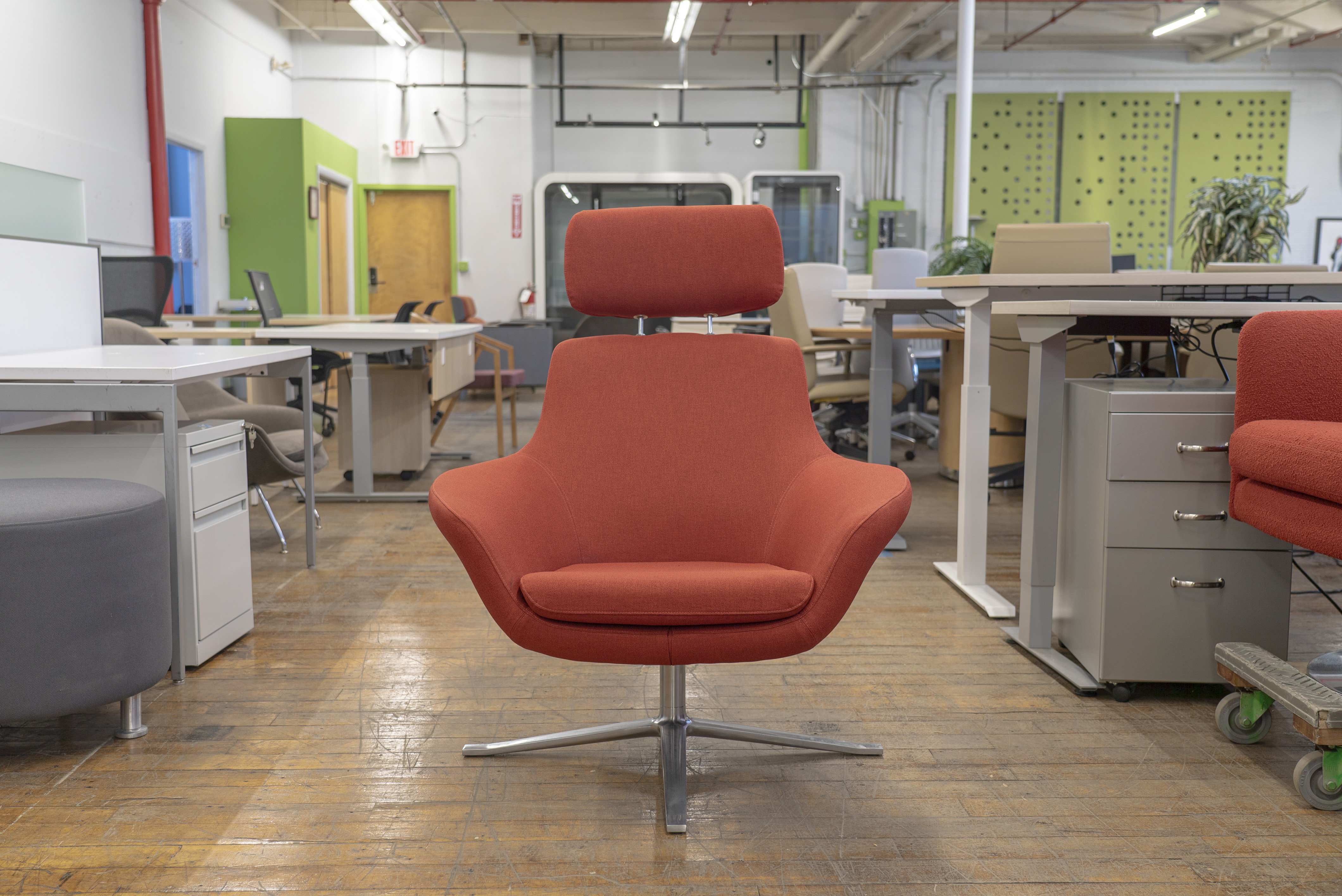 coalesse-bob-lounge-swivel-chairs-with-headrest