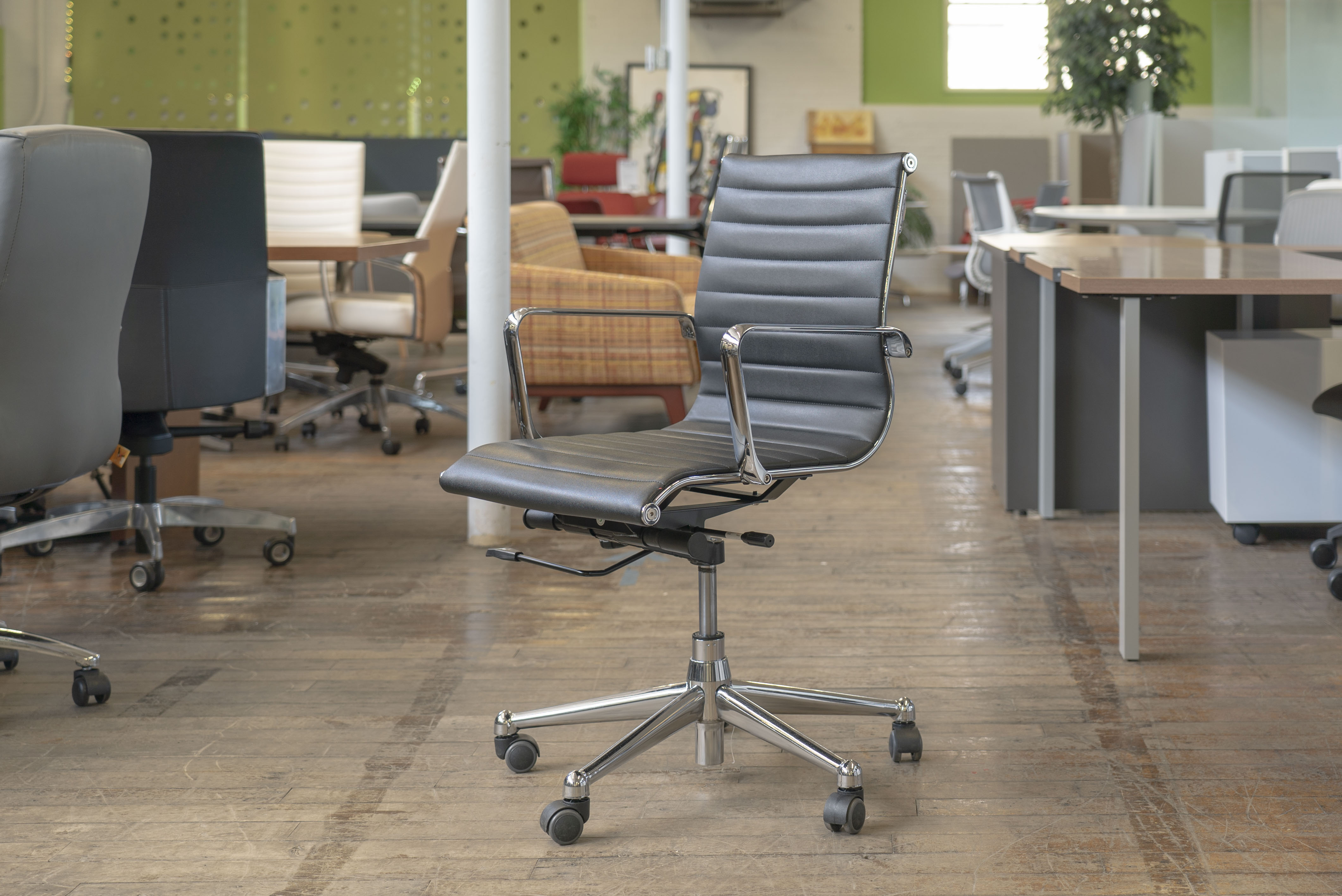 eames-style-segmented-low-back-conference-chairs-1